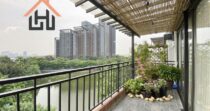 Lake view apartment with nice balcony for rent in Tay Ho, Hanoi
