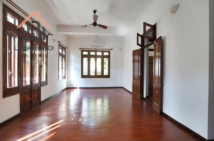 04 bedroom house with swimming pool for rent in Tay Ho, Hanoi 04 bedroom house with swimming pool for rent in Tay Ho, Hanoi