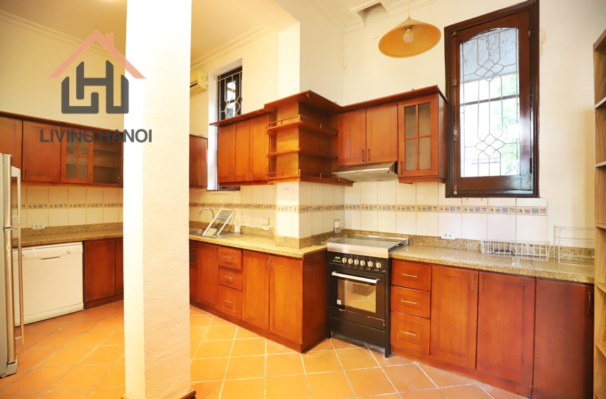 04 bedroom house with swimming pool for rent in Tay Ho, Hanoi 04 bedroom house with swimming pool for rent in Tay Ho, Hanoi