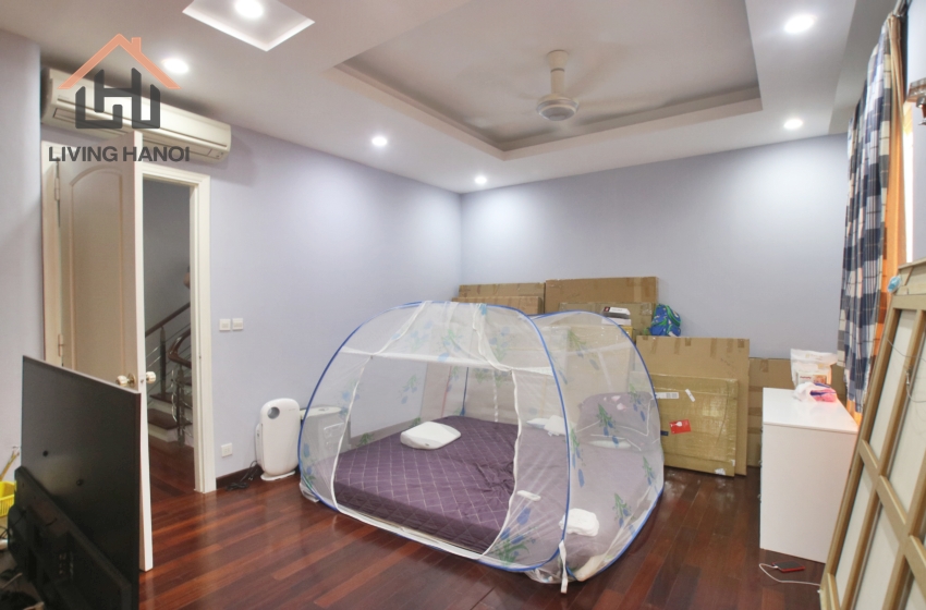 04 bedrooms house available for rent in Vinhomes Riverside, Hanoi 04 bedrooms house available for rent in Vinhomes Riverside, Hanoi