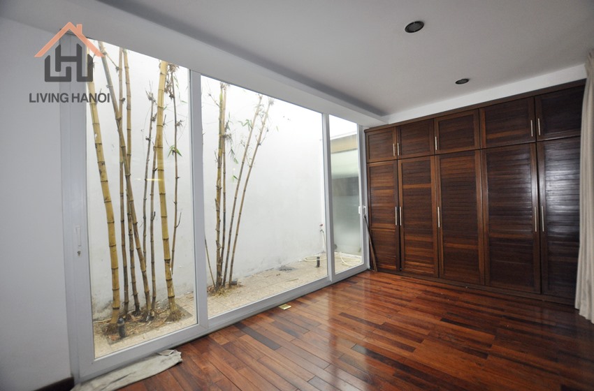 1 Level house with yard, 3 bedroom for rent in Dang Thai Mai, Tay Ho 1 Level house with yard, 3 bedroom for rent in Dang Thai Mai, Tay Ho