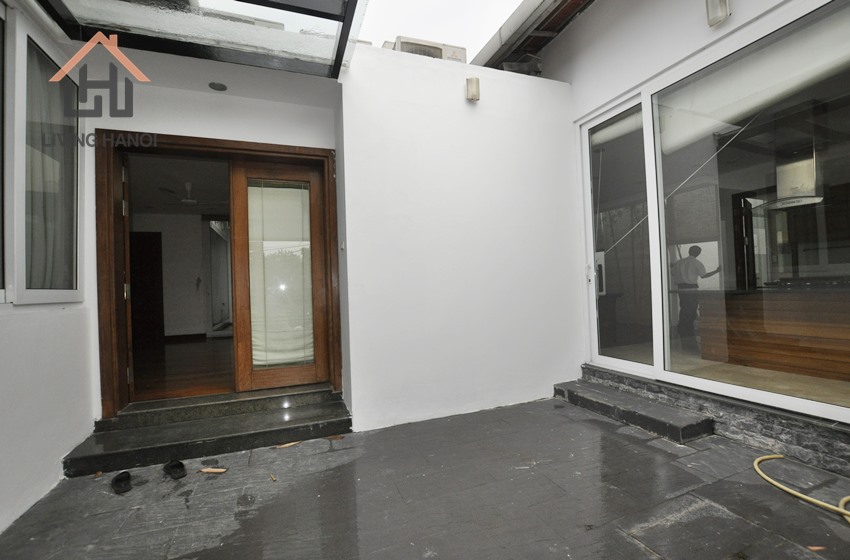 1 Level house with yard, 3 bedroom for rent in Dang Thai Mai, Tay Ho 1 Level house with yard, 3 bedroom for rent in Dang Thai Mai, Tay Ho