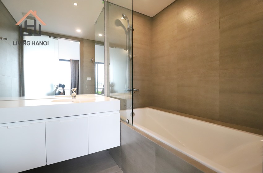 8th floor – Full of light and modern 2 bedroom apartment in Tay Ho, Hanoi 8th floor – Full of light and modern 2 bedroom apartment in Tay Ho, Hanoi
