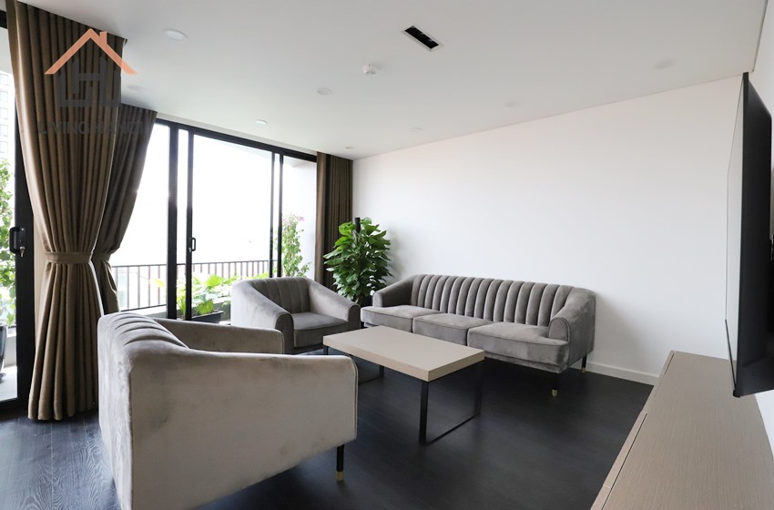 8th floor – Full of light and modern 2 bedroom apartment in Tay Ho, Hanoi 8th floor – Full of light and modern 2 bedroom apartment in Tay Ho, Hanoi