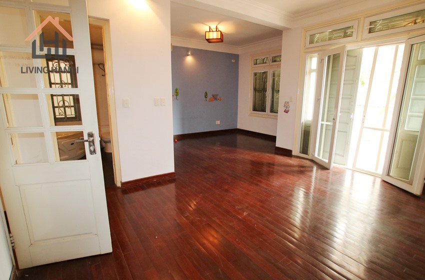 A nice house 03 bedrooms for rent in Tay Ho area, Hanoi. A nice house 03 bedrooms for rent in Tay Ho area, Hanoi.