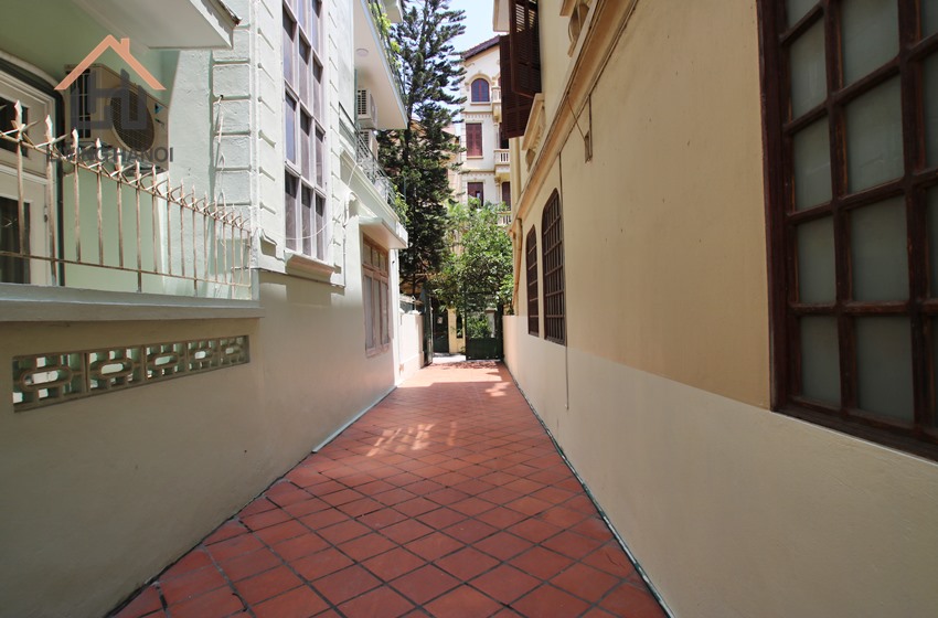 AVAILABLE NOW – Big house with 04 bedrooms for rent in Tay Ho, Hanoi AVAILABLE NOW – Big house with 04 bedrooms for rent in Tay Ho, Hanoi