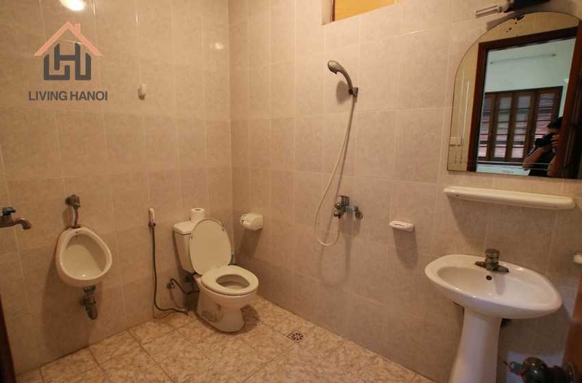 AVAILABLE NOW – Big house with 04 bedrooms for rent in Tay Ho, Hanoi AVAILABLE NOW – Big house with 04 bedrooms for rent in Tay Ho, Hanoi