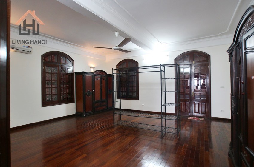 Beautiful and spacious house with stunning lake view in Tay Ho district, Hanoi Beautiful and spacious house with stunning lake view in Tay Ho district, Hanoi