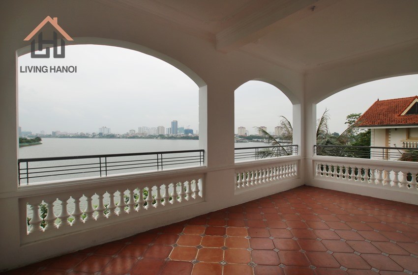 Beautiful and spacious house with stunning lake view in Tay Ho district, Hanoi Beautiful and spacious house with stunning lake view in Tay Ho district, Hanoi