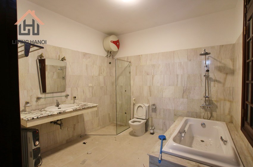 Beautiful and spacious house with stunning lake view in Tay Ho district, Hanoi Beautiful and spacious house with stunning lake view in Tay Ho district, Hanoi