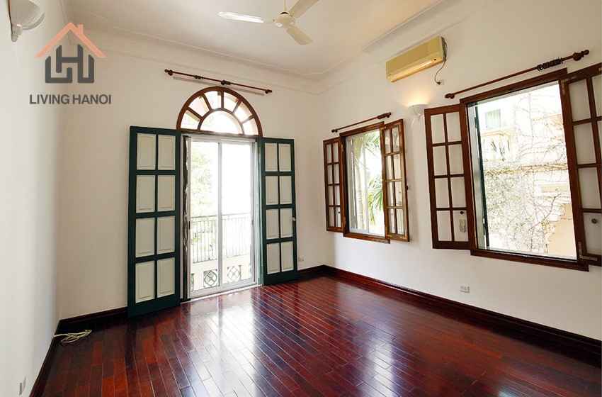 Beautiful four bedroom villa for rent in Tay Ho street, Tay Ho, Hanoi Beautiful four bedroom villa for rent in Tay Ho street, Tay Ho, Hanoi