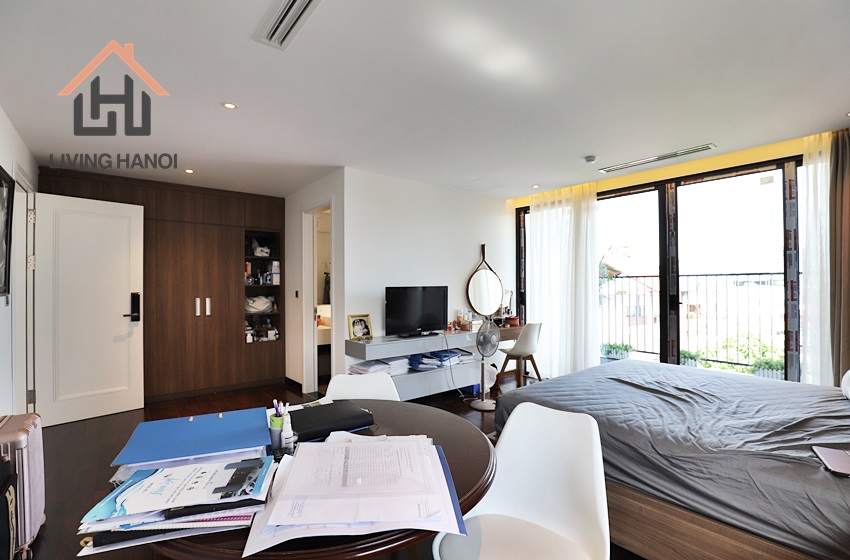 Beautiful lake-view apartment for rent in Tu Hoa, Tay Ho, Hanoi Beautiful lake-view apartment for rent in Tu Hoa, Tay Ho, Hanoi