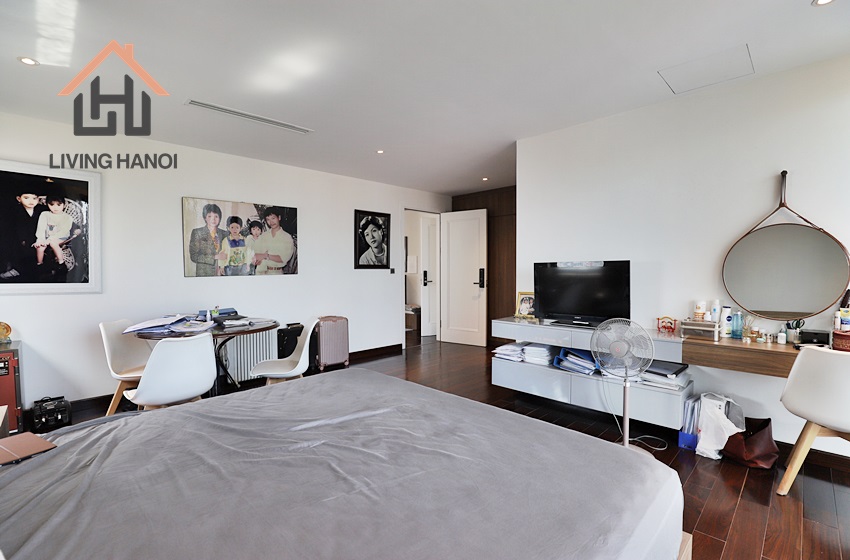 Beautiful lake-view apartment for rent in Tu Hoa, Tay Ho, Hanoi Beautiful lake-view apartment for rent in Tu Hoa, Tay Ho, Hanoi