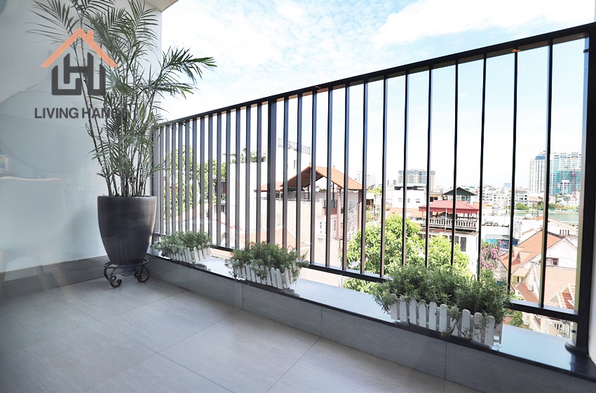 Beautiful lake-view apartment for rent in Tu Hoa, Tay Ho, Hanoi Beautiful lake-view apartment for rent in Tu Hoa, Tay Ho, Hanoi