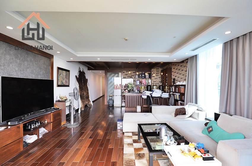 Beautiful lake-view apartment for rent in Tu Hoa, Tay Ho, Hanoi Beautiful lake-view apartment for rent in Tu Hoa, Tay Ho, Hanoi