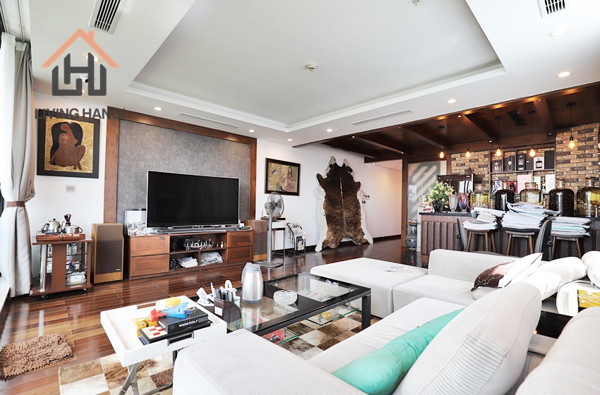 Beautiful lake-view apartment for rent in Tu Hoa, Tay Ho, Hanoi Beautiful lake-view apartment for rent in Tu Hoa, Tay Ho, Hanoi