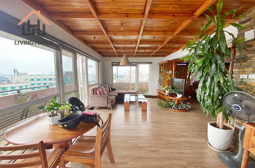 Beautiful lakeview apartment with balcony, Yen Phu street, Hanoi Beautiful lakeview apartment with balcony, Yen Phu street, Hanoi