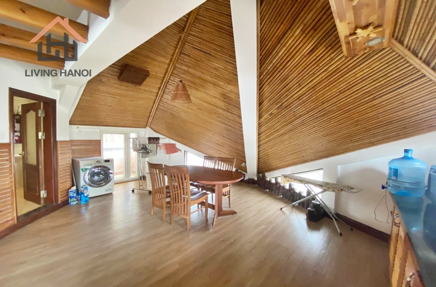 Beautiful lakeview apartment with balcony, Yen Phu street, Hanoi Beautiful lakeview apartment with balcony, Yen Phu street, Hanoi