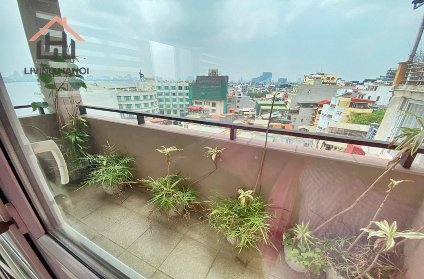 Beautiful lakeview apartment with balcony, Yen Phu street, Hanoi Beautiful lakeview apartment with balcony, Yen Phu street, Hanoi