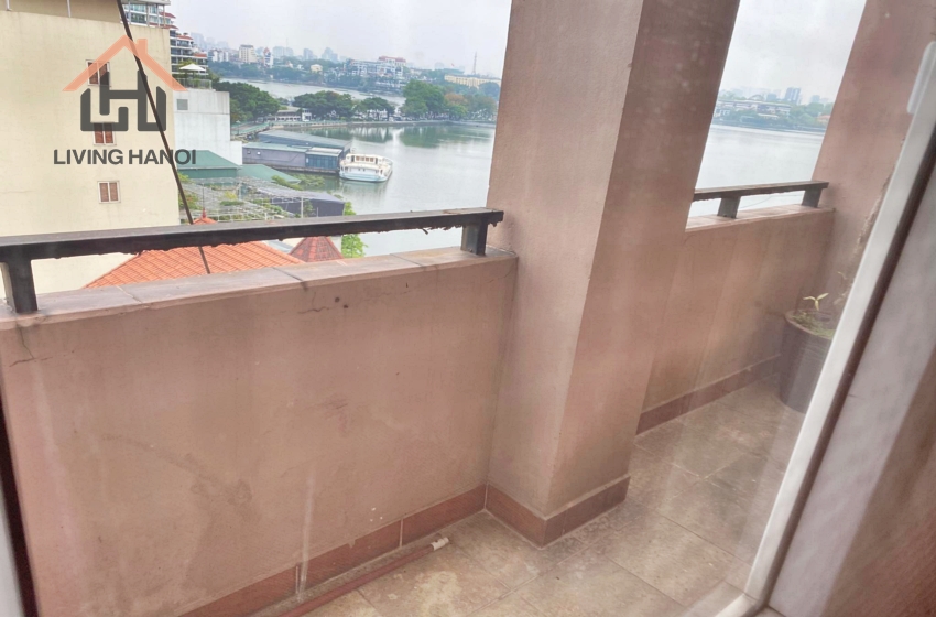 Beautiful lakeview apartment with balcony, Yen Phu street, Hanoi Beautiful lakeview apartment with balcony, Yen Phu street, Hanoi