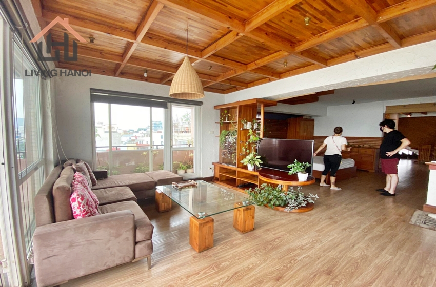 Beautiful lakeview apartment with balcony, Yen Phu street, Hanoi Beautiful lakeview apartment with balcony, Yen Phu street, Hanoi