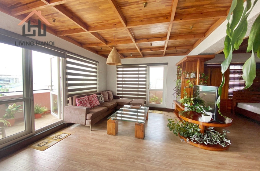 Beautiful lakeview apartment with balcony, Yen Phu street, Hanoi Beautiful lakeview apartment with balcony, Yen Phu street, Hanoi