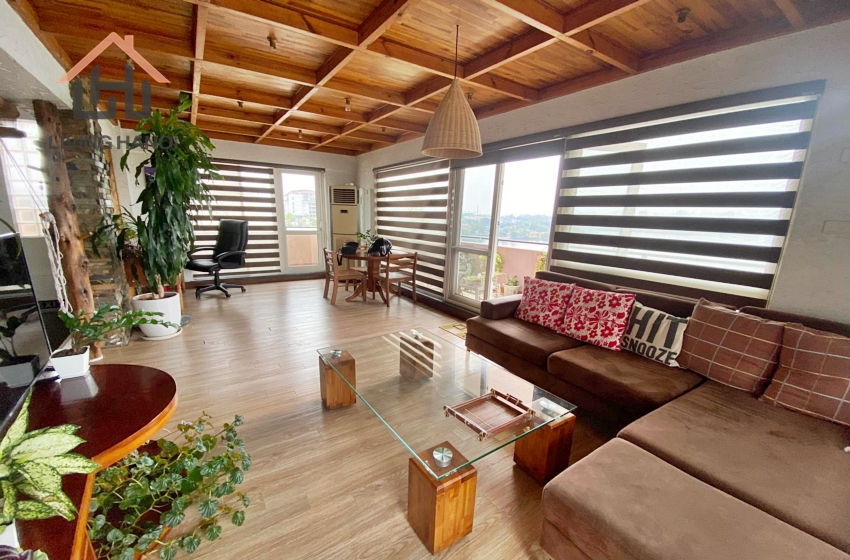 Beautiful lakeview apartment with balcony, Yen Phu street, Hanoi Beautiful lakeview apartment with balcony, Yen Phu street, Hanoi
