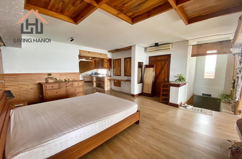 Beautiful lakeview apartment with balcony, Yen Phu street, Hanoi Beautiful lakeview apartment with balcony, Yen Phu street, Hanoi