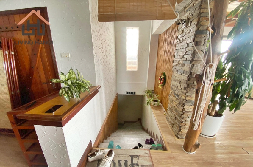 Beautiful lakeview apartment with balcony, Yen Phu street, Hanoi Beautiful lakeview apartment with balcony, Yen Phu street, Hanoi