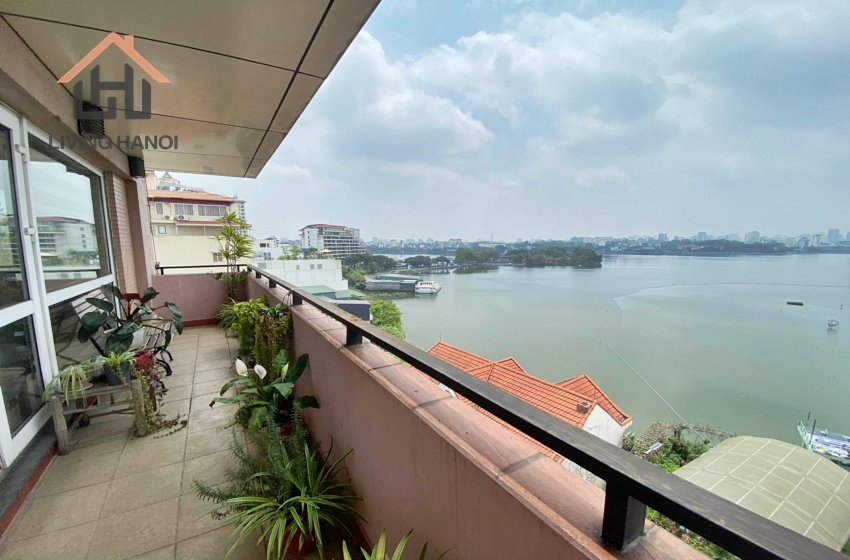 Beautiful lakeview apartment with balcony, Yen Phu street, Hanoi Beautiful lakeview apartment with balcony, Yen Phu street, Hanoi