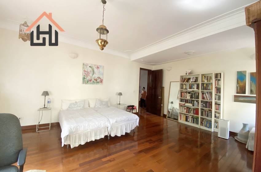 Beautiful swimming pool villa for rent in To Ngoc Van, Tay Ho Beautiful swimming pool villa for rent in To Ngoc Van, Tay Ho