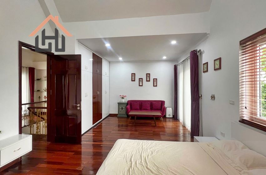 Beautiful villa for rent in Vinhomes Riverside, Hanoi Beautiful villa for rent in Vinhomes Riverside, Hanoi