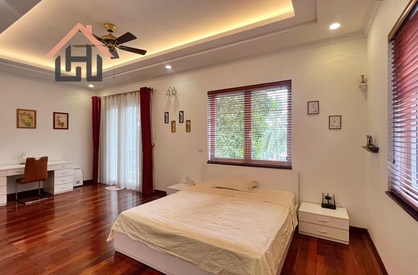 Beautiful villa for rent in Vinhomes Riverside, Hanoi Beautiful villa for rent in Vinhomes Riverside, Hanoi