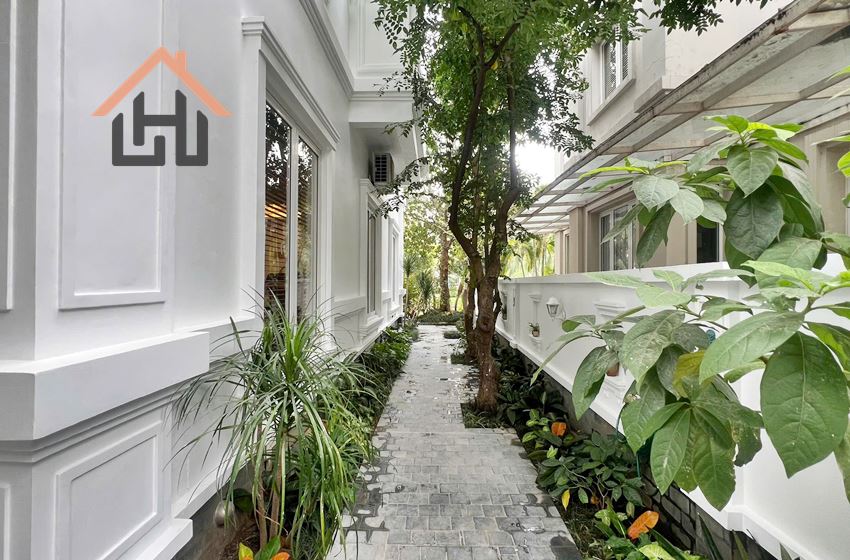 Beautiful villa for rent in Vinhomes Riverside, Hanoi Beautiful villa for rent in Vinhomes Riverside, Hanoi