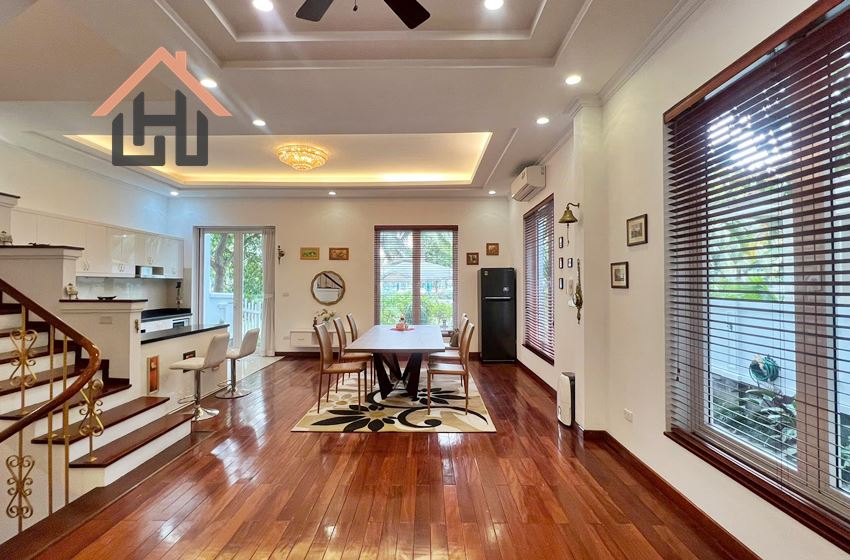 Beautiful villa for rent in Vinhomes Riverside, Hanoi Beautiful villa for rent in Vinhomes Riverside, Hanoi
