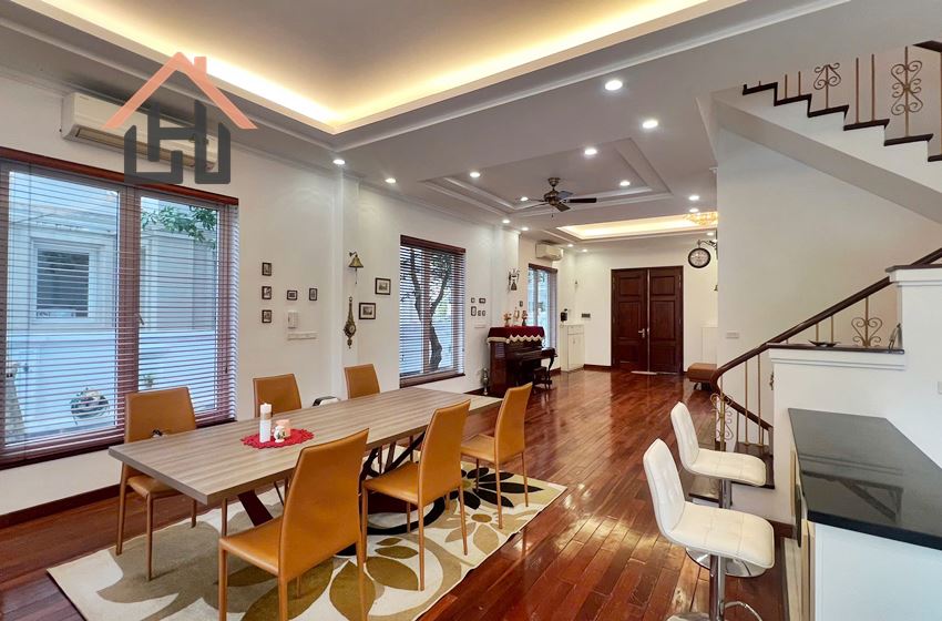 Beautiful villa for rent in Vinhomes Riverside, Hanoi Beautiful villa for rent in Vinhomes Riverside, Hanoi