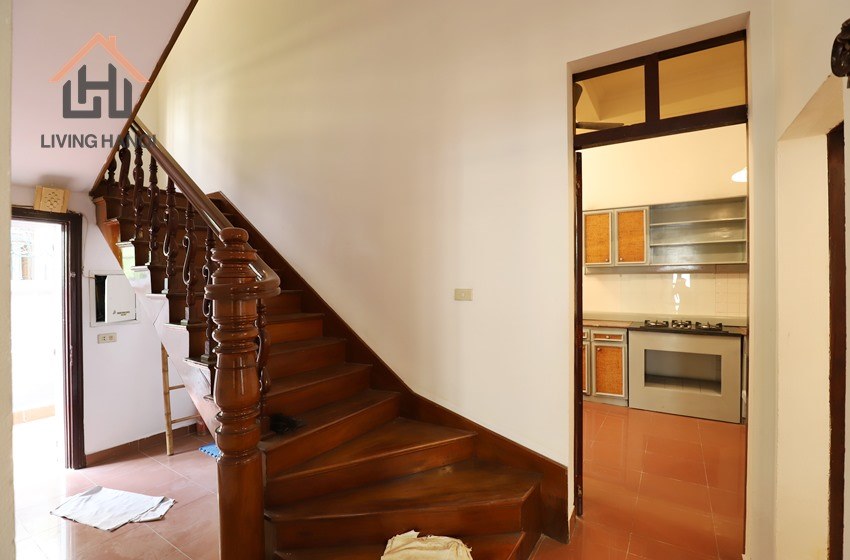 Big house with yard, 04 bedrooms for rent in Tay Ho, Hanoi Big house with yard, 04 bedrooms for rent in Tay Ho, Hanoi