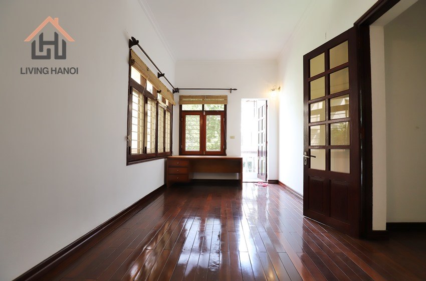 Big house with yard, 04 bedrooms for rent in Tay Ho, Hanoi Big house with yard, 04 bedrooms for rent in Tay Ho, Hanoi