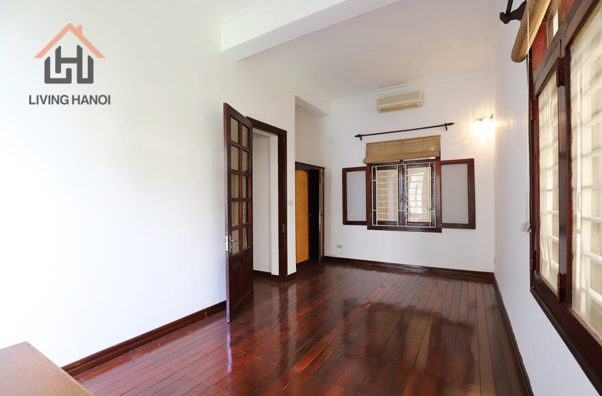 Big house with yard, 04 bedrooms for rent in Tay Ho, Hanoi Big house with yard, 04 bedrooms for rent in Tay Ho, Hanoi