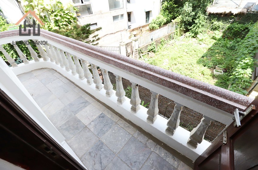 Big house with yard, 04 bedrooms for rent in Tay Ho, Hanoi Big house with yard, 04 bedrooms for rent in Tay Ho, Hanoi