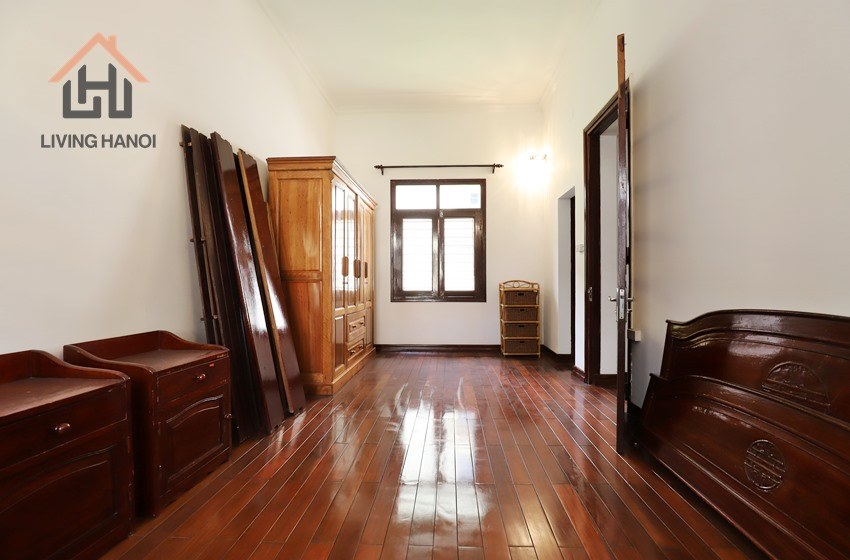 Big house with yard, 04 bedrooms for rent in Tay Ho, Hanoi Big house with yard, 04 bedrooms for rent in Tay Ho, Hanoi