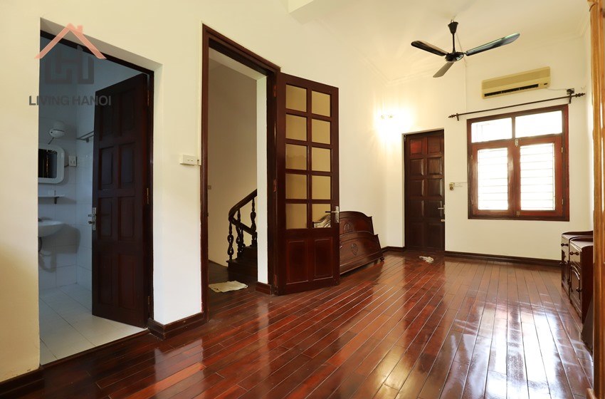 Big house with yard, 04 bedrooms for rent in Tay Ho, Hanoi Big house with yard, 04 bedrooms for rent in Tay Ho, Hanoi