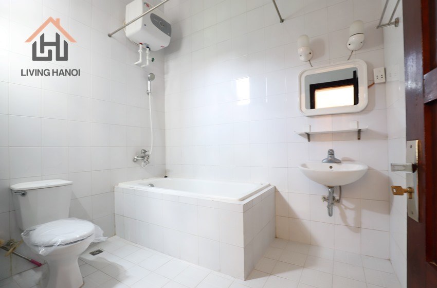 Big house with yard, 04 bedrooms for rent in Tay Ho, Hanoi Big house with yard, 04 bedrooms for rent in Tay Ho, Hanoi