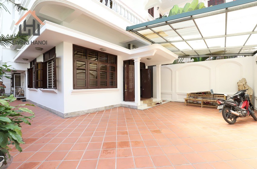 Big house with yard, 04 bedrooms for rent in Tay Ho, Hanoi Big house with yard, 04 bedrooms for rent in Tay Ho, Hanoi