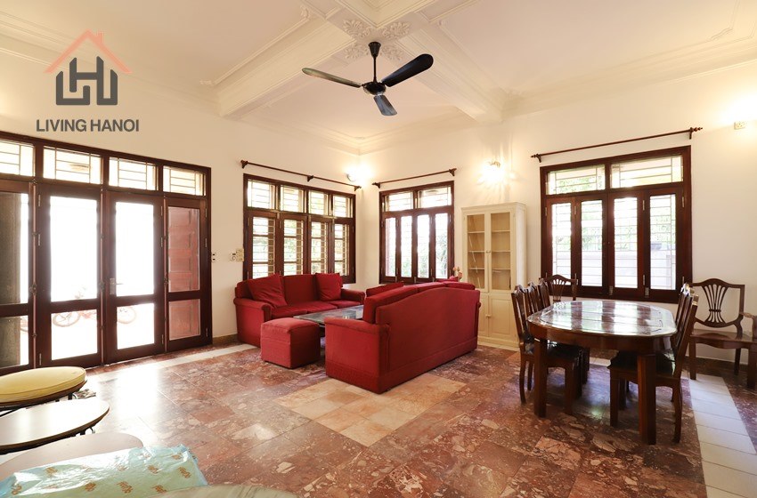 Big house with yard, 04 bedrooms for rent in Tay Ho, Hanoi Big house with yard, 04 bedrooms for rent in Tay Ho, Hanoi