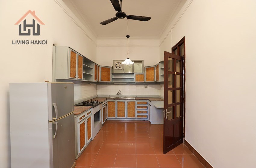Big house with yard, 04 bedrooms for rent in Tay Ho, Hanoi Big house with yard, 04 bedrooms for rent in Tay Ho, Hanoi