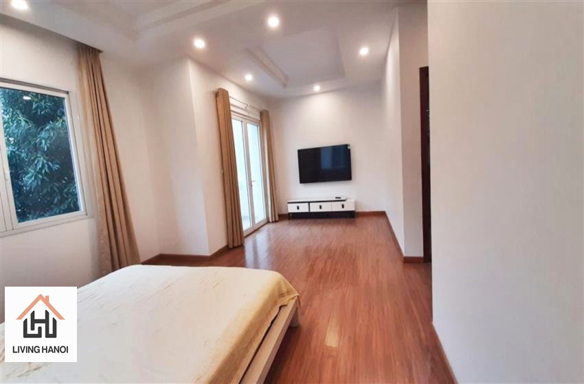 Bright 04 bedroom house for rent in Vinhomes Riverside, Long Bien, Hanoi Bright 04 bedroom house for rent in Vinhomes Riverside, Long Bien, Hanoi