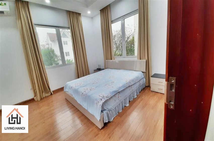 Bright 04 bedroom house for rent in Vinhomes Riverside, Long Bien, Hanoi Bright 04 bedroom house for rent in Vinhomes Riverside, Long Bien, Hanoi