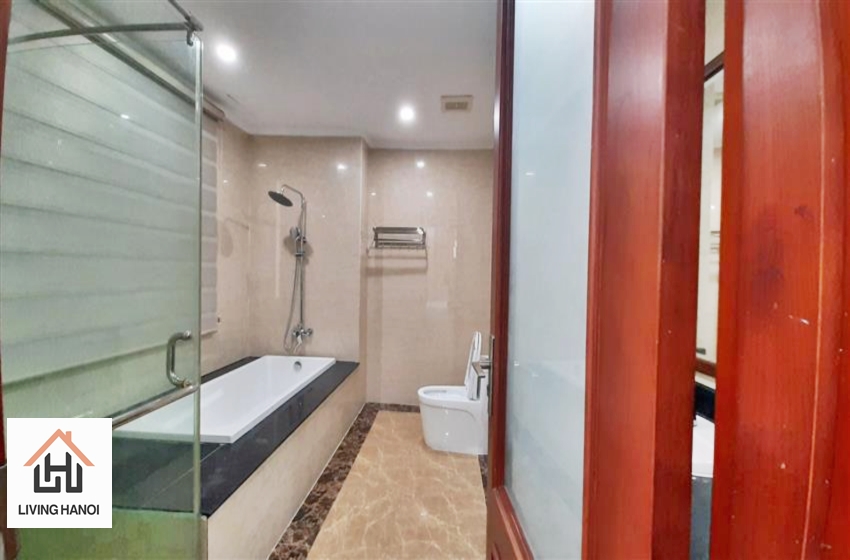 Bright 04 bedroom house for rent in Vinhomes Riverside, Long Bien, Hanoi Bright 04 bedroom house for rent in Vinhomes Riverside, Long Bien, Hanoi