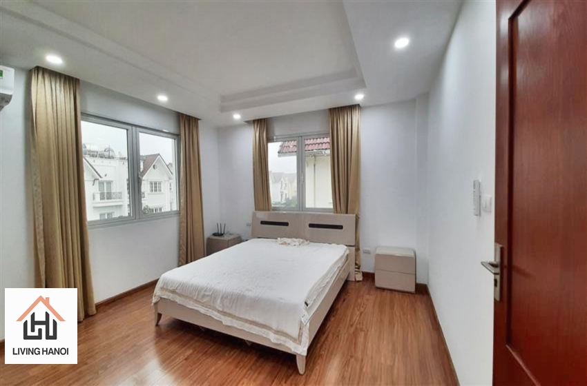 Bright 04 bedroom house for rent in Vinhomes Riverside, Long Bien, Hanoi Bright 04 bedroom house for rent in Vinhomes Riverside, Long Bien, Hanoi